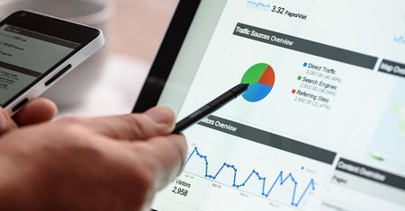 Google informuje niektórych reklamodawców, iż zajmie się ich kampaniami