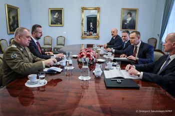 Rozmowy Nawrockiego z Kosiniakiem-Kamyszem. Szef BBN odsłania kulisy