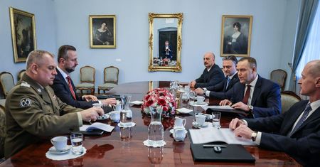 Rozmowy Nawrockiego z Kosiniakiem-Kamyszem. Szef BBN odsłania kulisy
