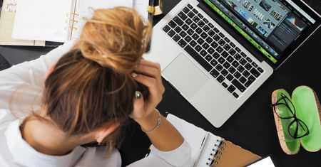 Nauczanie zdalne. Z euforii do depresji. Uczniowie i rodzice mają dość lekcji online