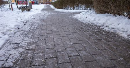 Bydgoszcz nie radzi sobie z atakiem zimy. Miasto wyciągnie konsekwencje. "Niedopuszczalne"