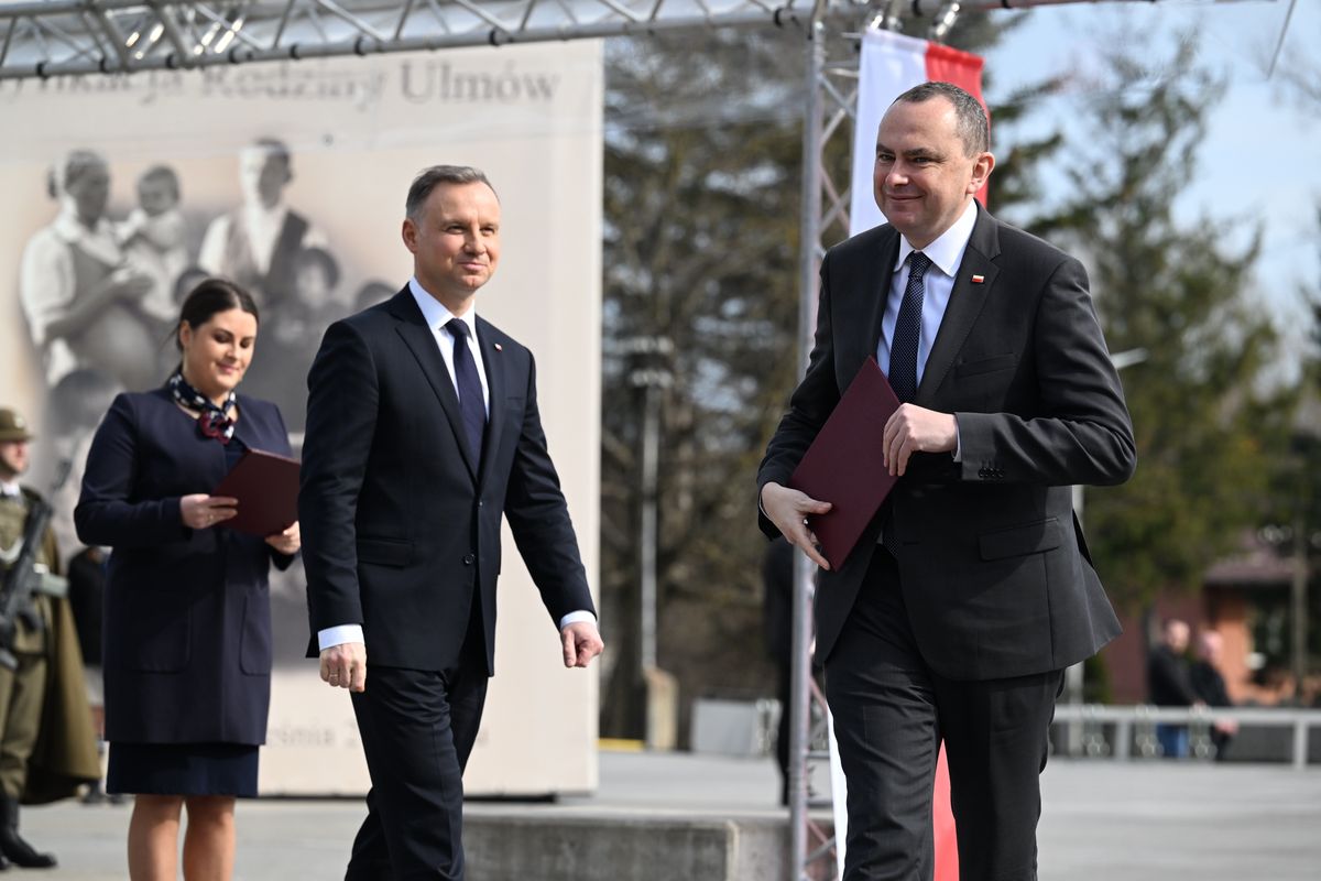 ambasadorowie, Andrzej Duda, radosław sikorski Szef MSZ chce wyrzucić ambasadora w Watykanie. To przyjaciel Dudy