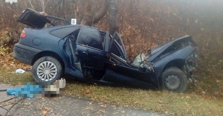 Tragiczny wypadek w Pawłowie. Zjechał z drogi i uderzył w drzewo