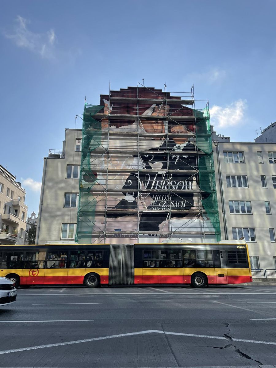 Mural Friza i Wersow w Warszawie