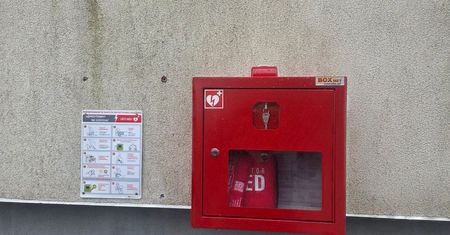 Nowy defibrylator trafił do Ciechocina. Pomoże w przypadku zagrożenia życia