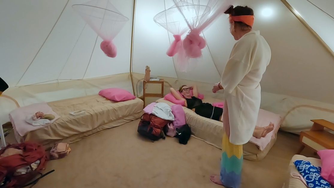 Dyskusja o Kambo i ayahuasce w "Królowej przetrwania"
