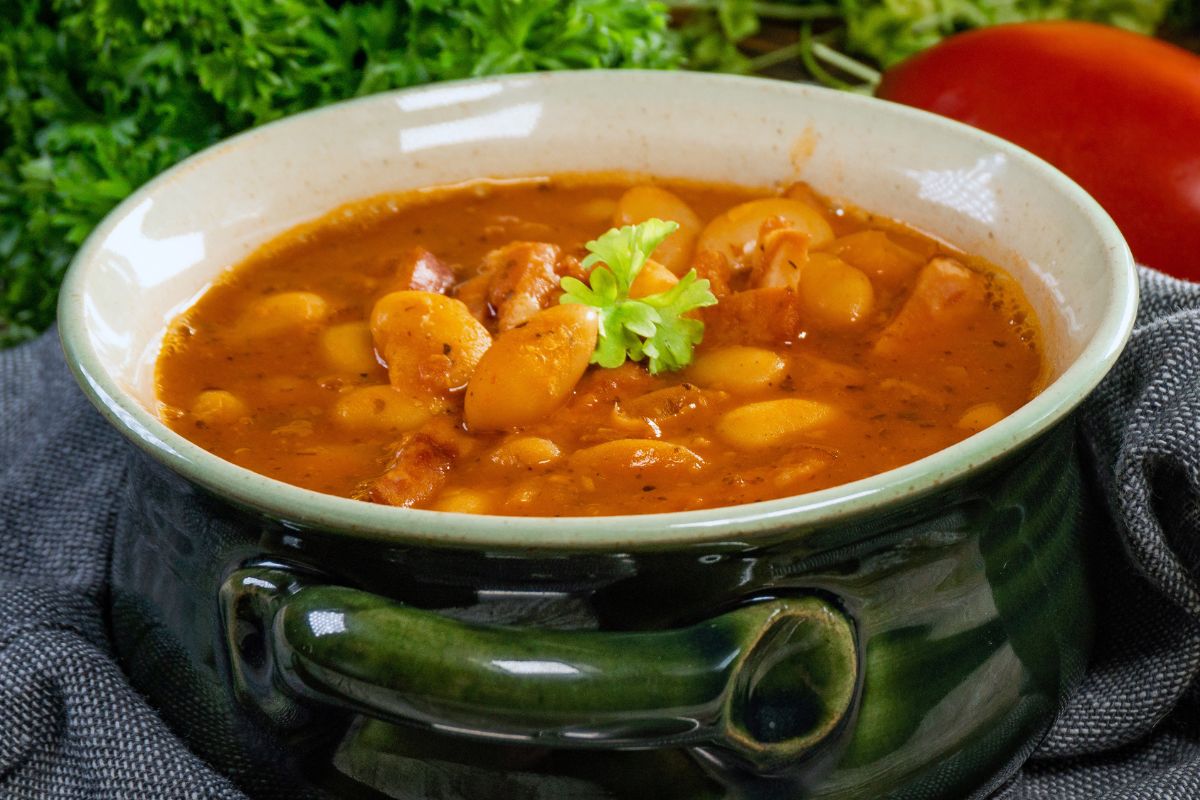 To dwa najczęstsze błędy przy fasolce po bretońsku. Wychodzi mdła, niesmaczna i nadaje się tylko do wyrzucenia