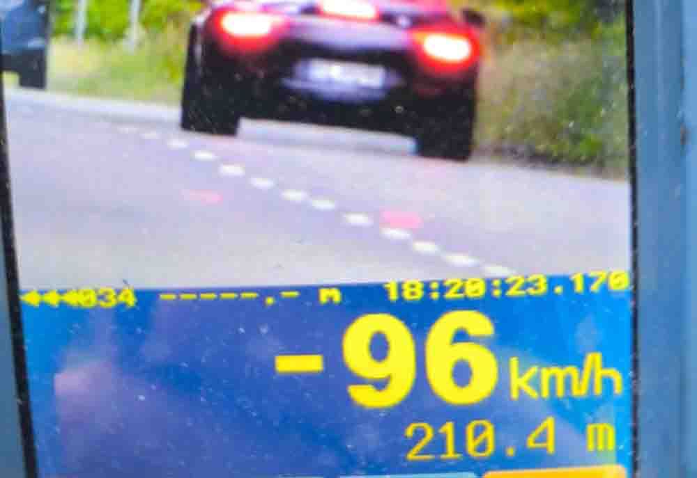 Minął mercedesem patrol zielonogórskiej drogówki i… chciał się popisać. Bardzo się zdziwił