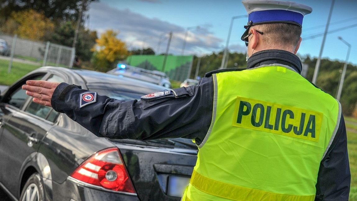 Prawo jazdy może zostać zatrzymane nie tylko za prędkość, ale też za przewożenie zbyt dużej liczby osób