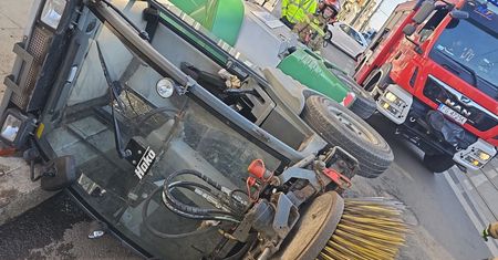 Gorzów Wlkp.: Zamiatarka przewróciła się na bok w centrum miasta