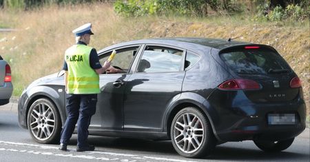 Skarbówka sprzedała tysiące aut pijanych kierowców. Tyle zarobiła