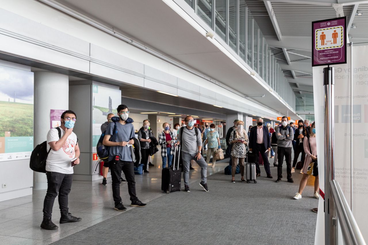 Koronawirus. Nowe zasady dla wracających z zagranicy