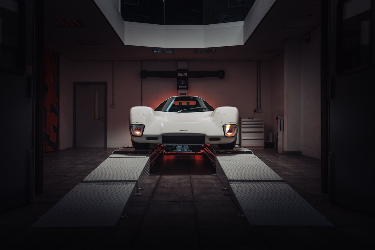 McLaren M6GT odtworzony po latach. To od niego zaczęła się drogowa historia marki