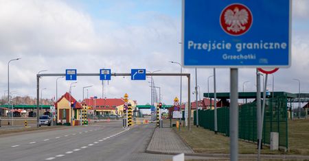 Dostali zakaz wjazdu do Polski. Tak zdecydowała Komisja Europejska