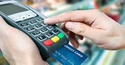 Polacy uwielbiają karty płatnicze. Dane mówią wszystko
