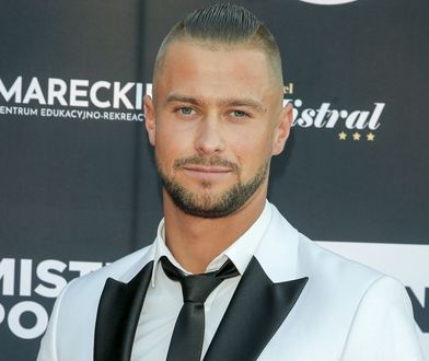 Mikołaj Jędruszczak świętuje Mikołajki. Imieninowa fotka rozgrzewa fanki