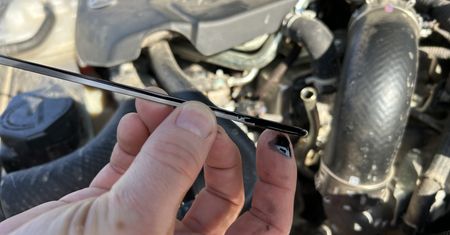 Czarny olej w dieslu. Mechanik: nie musi taki być