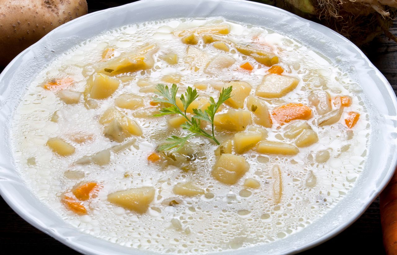 Tę zupę znamy z kuchni naszych mam i babć