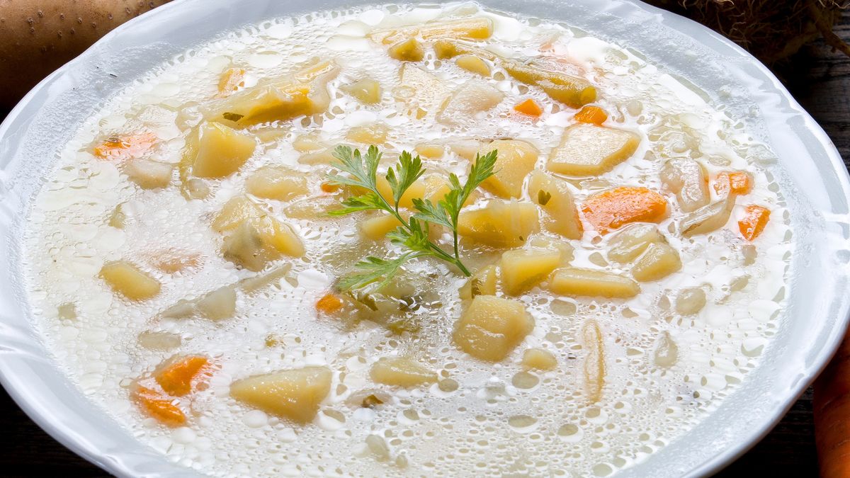 Tę zupę znamy z kuchni naszych mam i babć