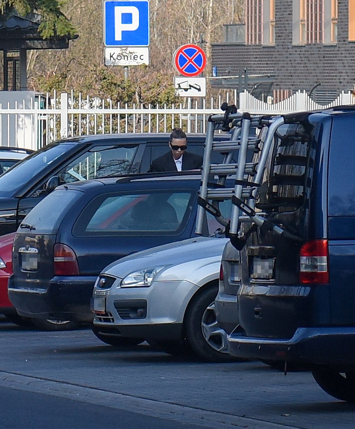 Sandra Kubicka i Baron w sądzie