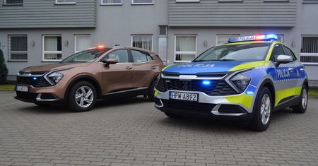 Policja ma nowe radiowozy. Jeden wyróżnia się malowaniem