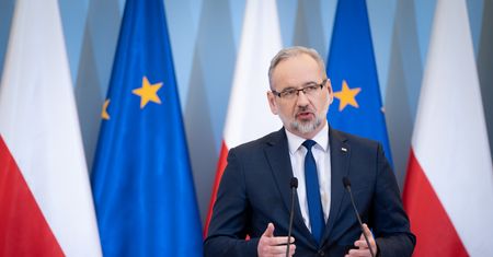 Niedzielski: prawie 9000 nowych zakażeń koronawirusem