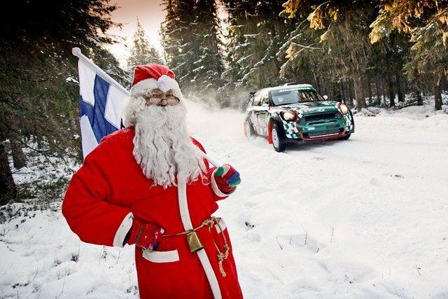 Zabawa: Kto znajdzie najfajniejszy opis do tego zdjęcia? Ja już mam. Na drugim planie Paulo Nobre (fot. best-of-rallylive.com)
