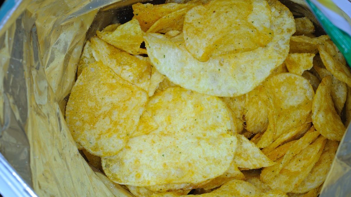 Suszone owoce są bardziej niebezpieczne dla zębów niż chipsy i inne tłuste przekąski