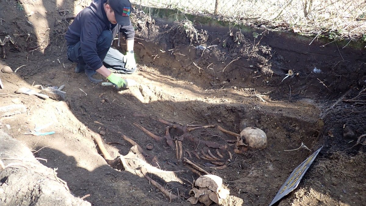 Poszukiwacze znaleźli ciała Niemców.