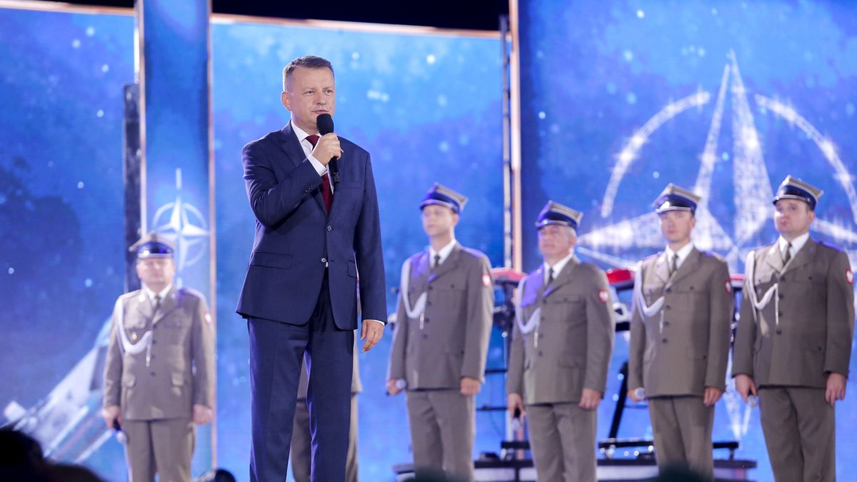 Mariusz Błaszczak uderzył w Szymona Hołownię. Internauci odpowiedzieli