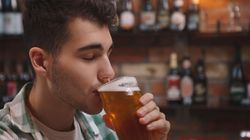 Raport GrowSpace: Coraz więcej młodych Polaków sięga po alkohol