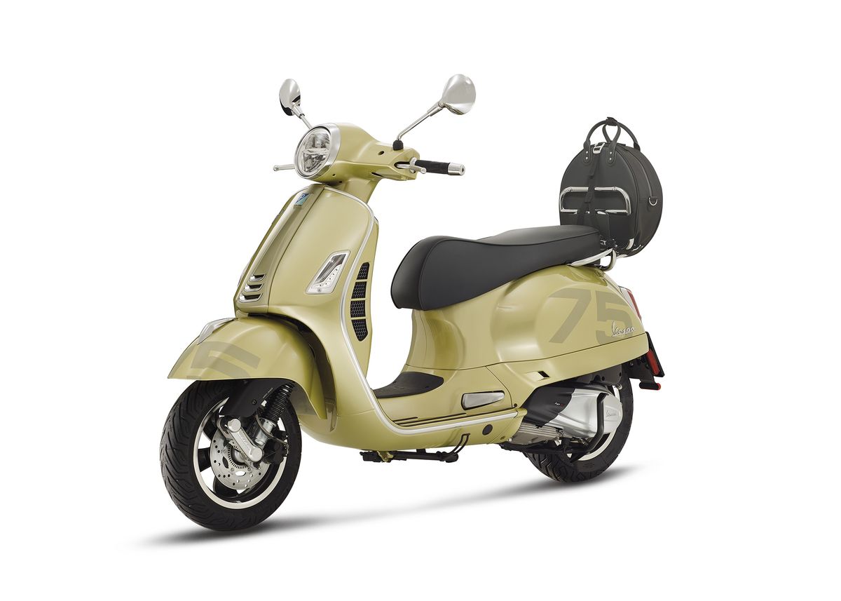 Vespa GTS 75th