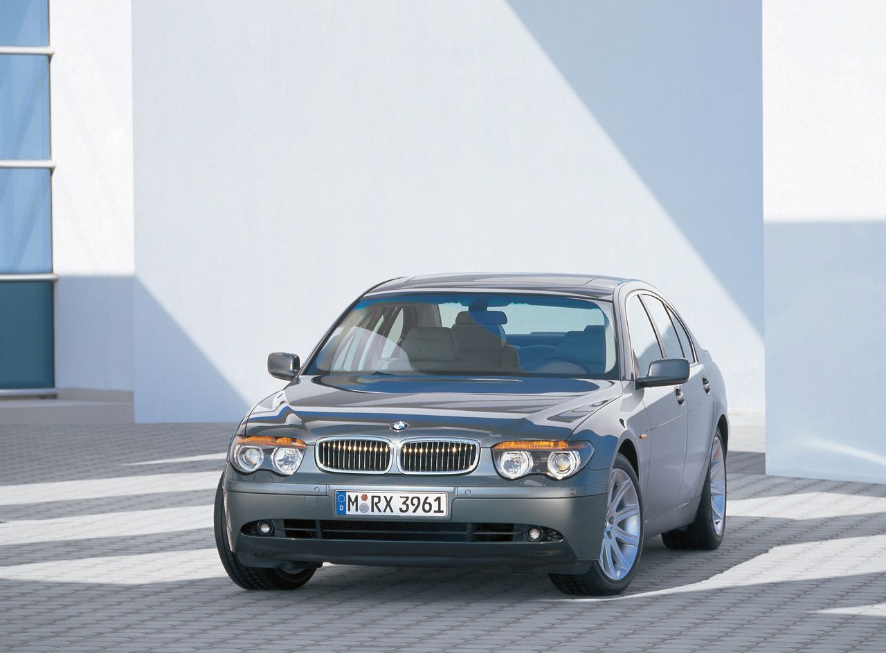 BMW 7 E65 skończyło 20 lat. Jak zniosło próbę czasu? [galeria]