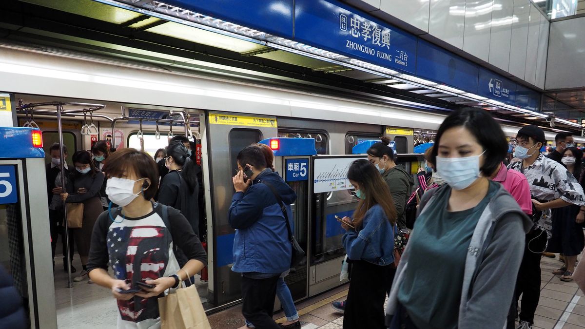 W sobotę wieczorem władze miasta uruchomiły program testów obejmujący 4,75 miliona ludzi w regionie Kaszgaru.