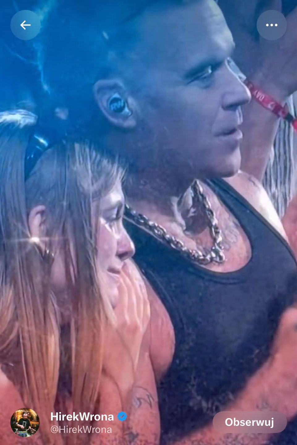 Uroczy moment na koncercie Robbiego Williamsa