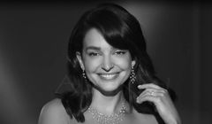 Maria Dębska reklamuje biżuterię Apart