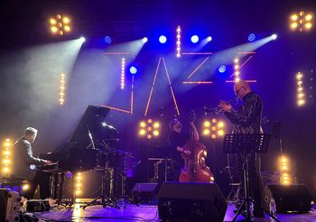 Opoczno: Festiwal Jazzowy "Barwy muzyki improwizowanej": Piotr Schmidt Quintet i Bester Quartet zachwycili publiczność. FOTO, VIDEO