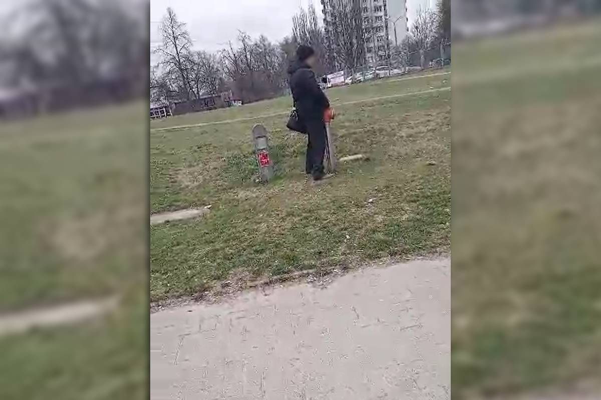 Skandaliczne zachowanie przy ulicy w Lublinie. Hydrant „ofiarą” obscenicznego wybryku mężczyzny