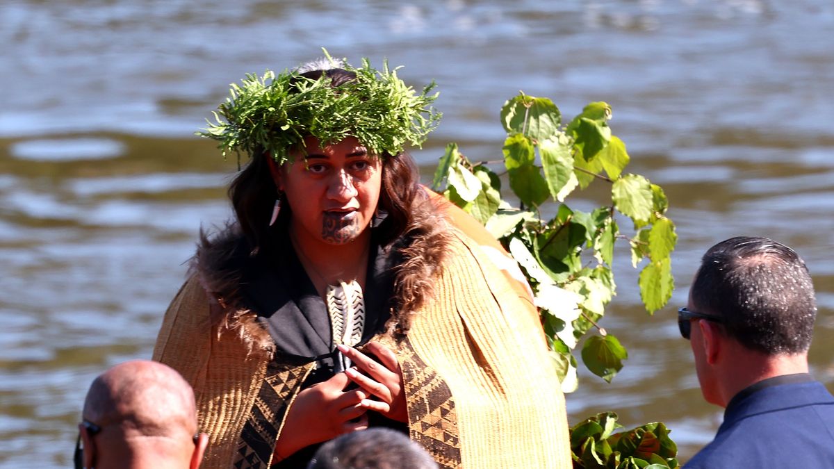 HAMILTON, NEW ZEALAND - SEPTEMBER 05: Maori Queen Kuini Nga wai hono i te po leaves the waka following her father, Tuheitia Pootatau Te Wherowhero VII as he is carried towards Taupiri Maunga during the tangi for the Māori King Tuheitia Pootatau Te Wherowhero VII on September 05, 2024 in Hamilton, New Zealand. New Zealand mourned the passing of Māori King Tuheitia Pootatau Te Wherowhero VII, who died peacefully at the age of 69 last week, surrounded by family just days after celebrating the 18th anniversary of his coronation. His legacy as a champion for Māori rights and unity will resonate throughout the nation, leaving an significant impact on Aotearoa's history and culture. (Photo by Phil Walter/Getty Images)