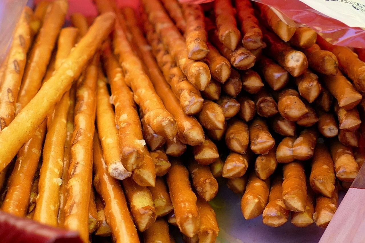 Paluszki to ulubiona przekąska Polaków tego lata