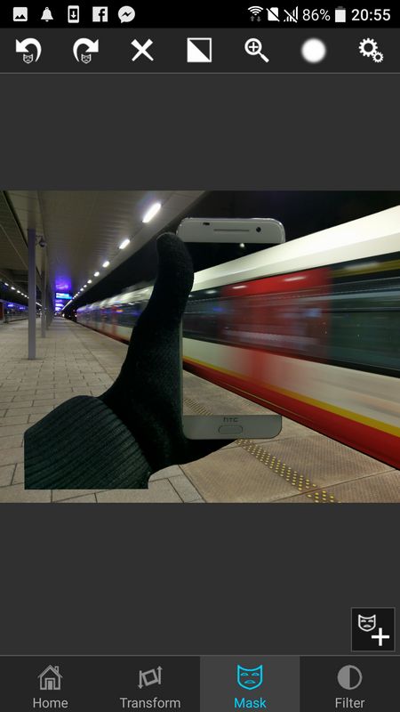 Przepis na mobilną fotoedycję: obiekty wystające z ekranu smartfona 17