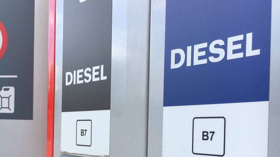 Nowe oznakowanie ma zmniejszyć ryzyko wlania do baku niewłaściwego paliwa