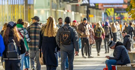 Polska coraz bardziej solidarna. Oto skutki eksperymentu z płacą minimalną [ANALIZA]