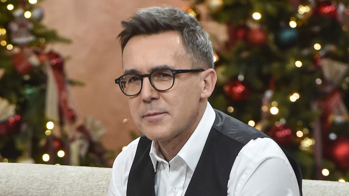 scena z: Maciej Kurzajewski, SK:, , fot. Niemiec/AKPATVP, okulary z czarnymi oprawkami, Maciej Kurzajewski