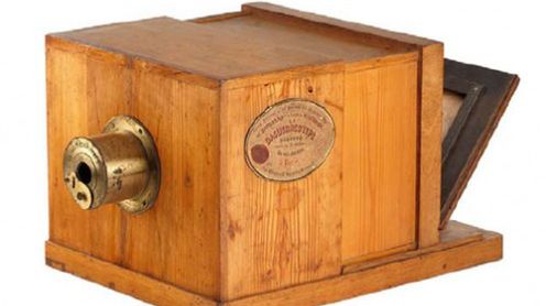 Najstarszy i najdroższy aparat na świecie do kupienia na aukcji 1