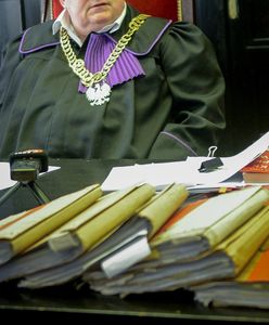 Ceniony historyk podrobił faktury na miliony złotych. Sąd zdecydował