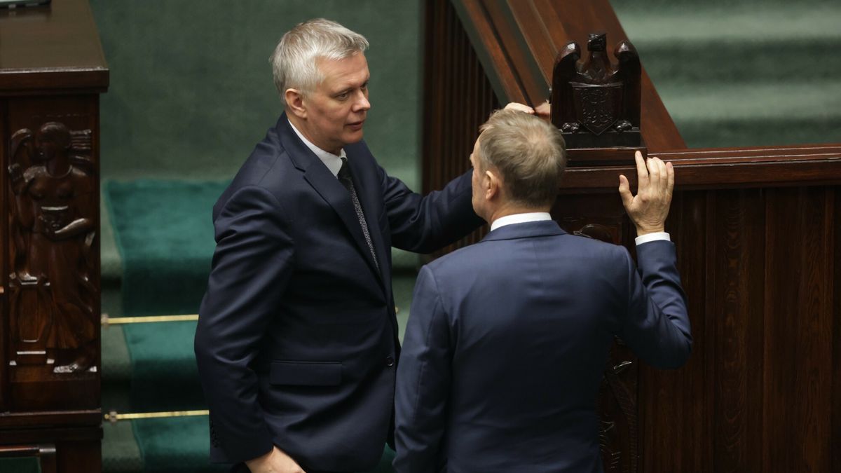 Posiedzenie Sejmu 12 grudnia
12.12.2023 Warszawa posiedzenie Sejmu X kadencji, Fot. Tomasz Jastrzebowski/REPORTER
N/z: Tomasz Siemoniak, Donald Tusk
Tomasz Jastrzebowski/REPORTER