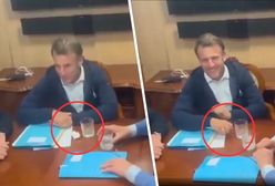 Dziwne zachowanie Macrona. Wszystko nagrały kamery
