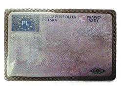 Fałszywe prawa jazdy sprzedawane w sieci. Akt oskarżenia przeciwko 12 osobom