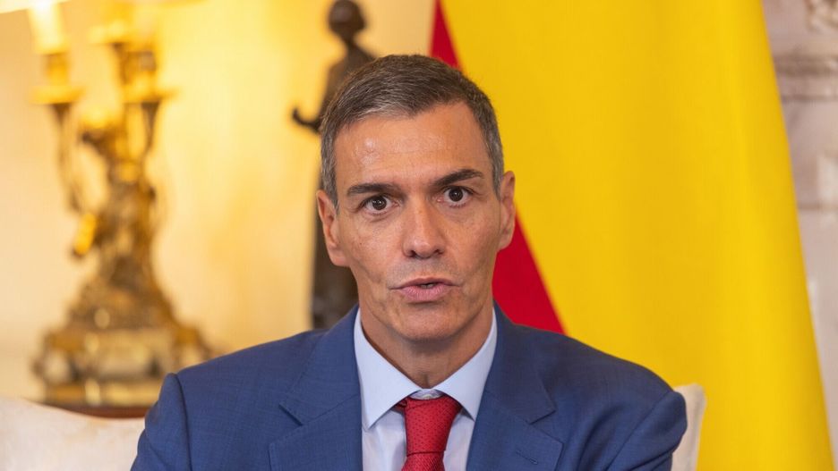 Spanish Prime Minister Pedro Sanchez speaks during his meeting with British Prime Minister Keir Starmer at 10 Downing Street in London, Britain, 03 September 2025. Sanchez committed to complete his term even if his government?s allies in parliament reject his latest budget proposal. EPA/BETTY LAURA ZAPATA / POOL Dostawca: PAP/EPA.